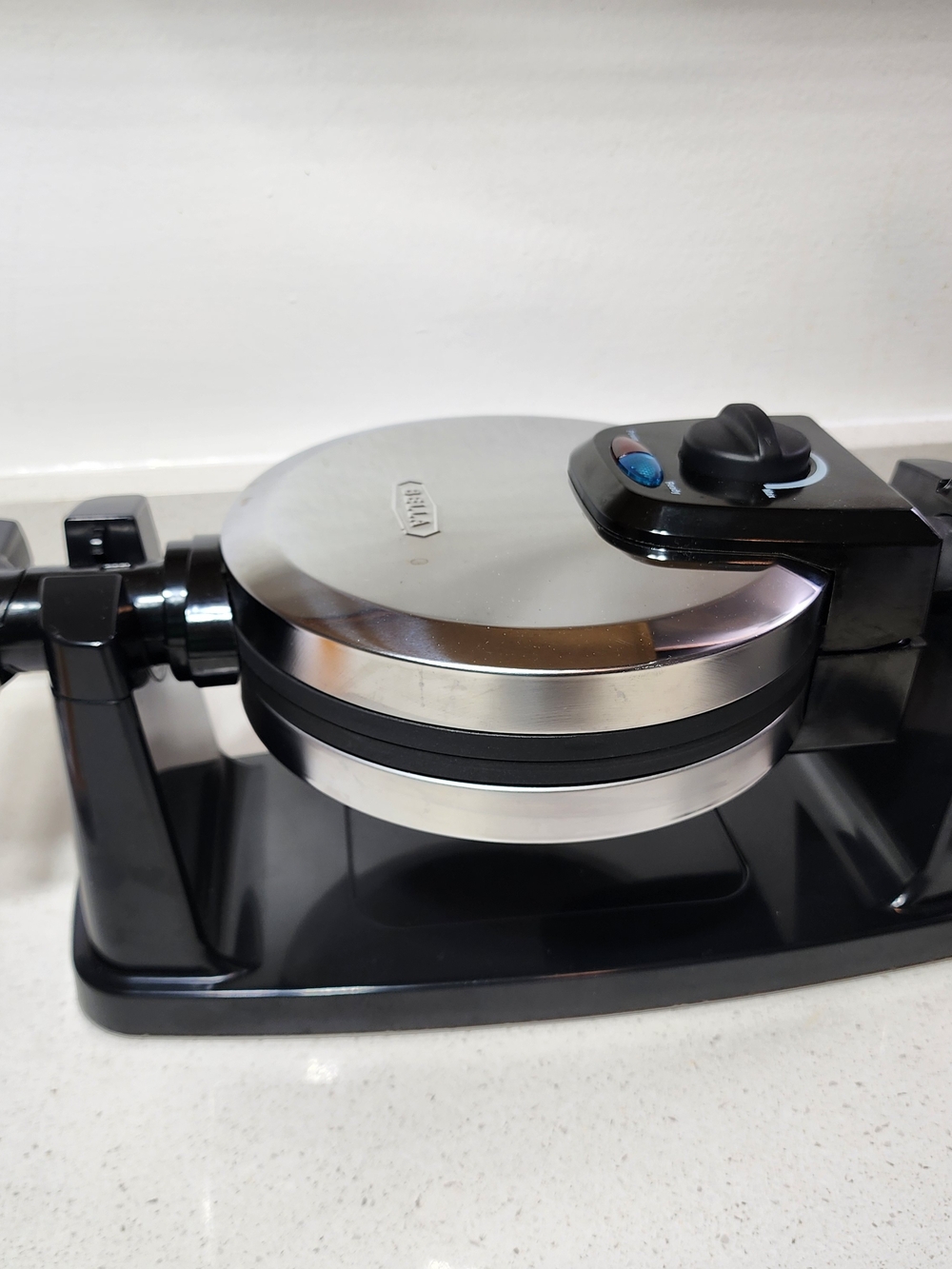 Bella Stainless Steel Belgian Waffle Maker 180° Flip - Silver & Black